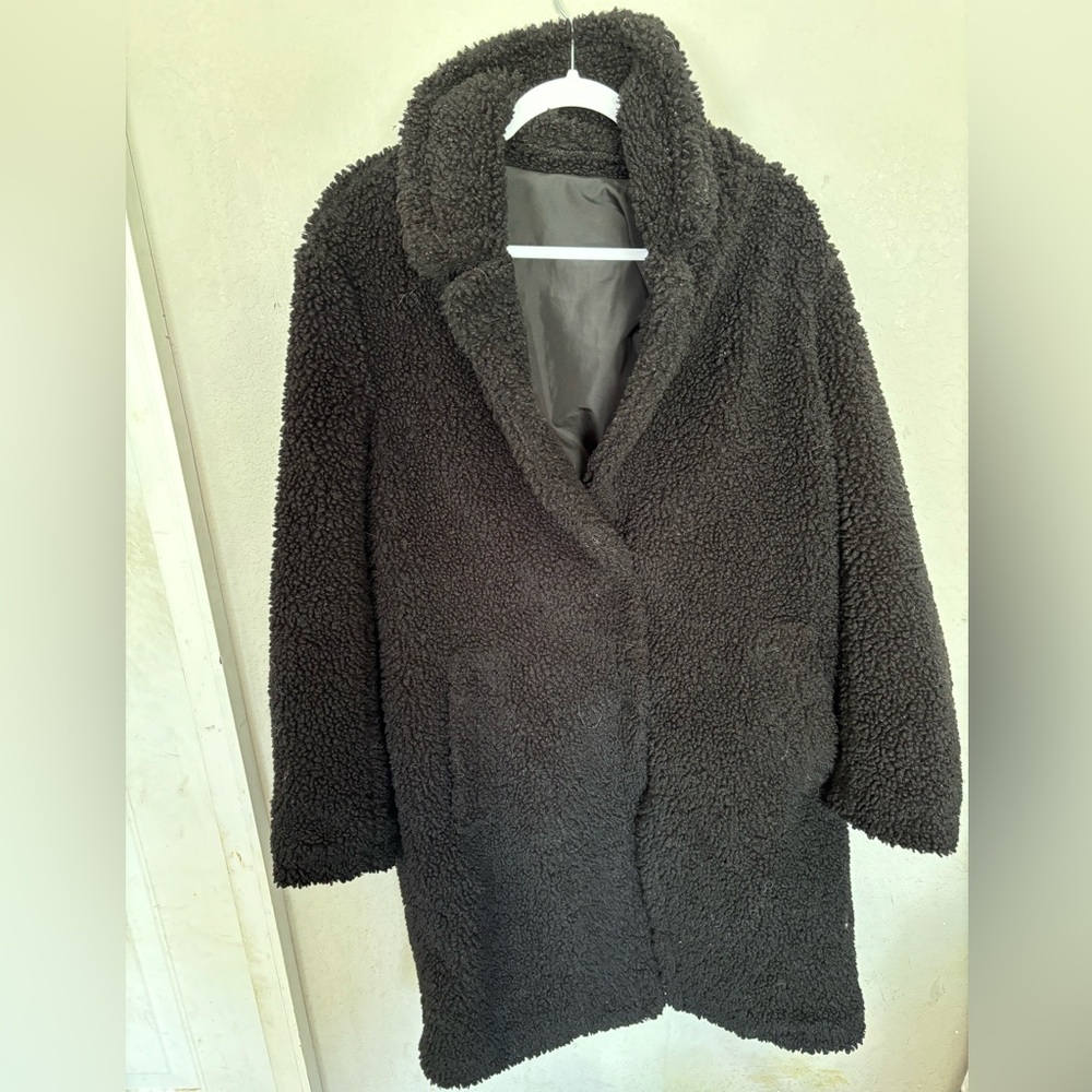 No brand women’s black fuzzy coat medium